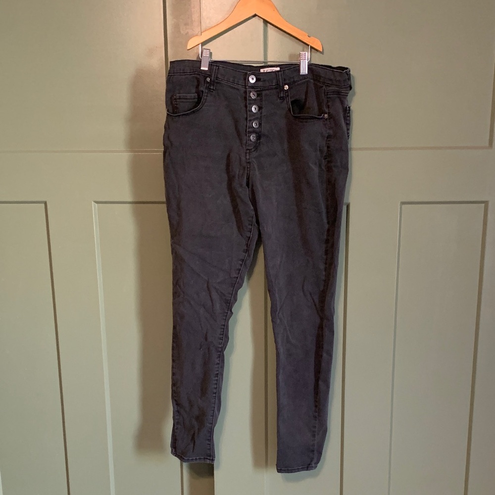 Mudd Women's Charcoal Skinny Jeans